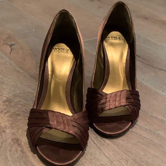 Mootsies Tootsies Satin Peep-Toe Pumps - Picture 2 of 7